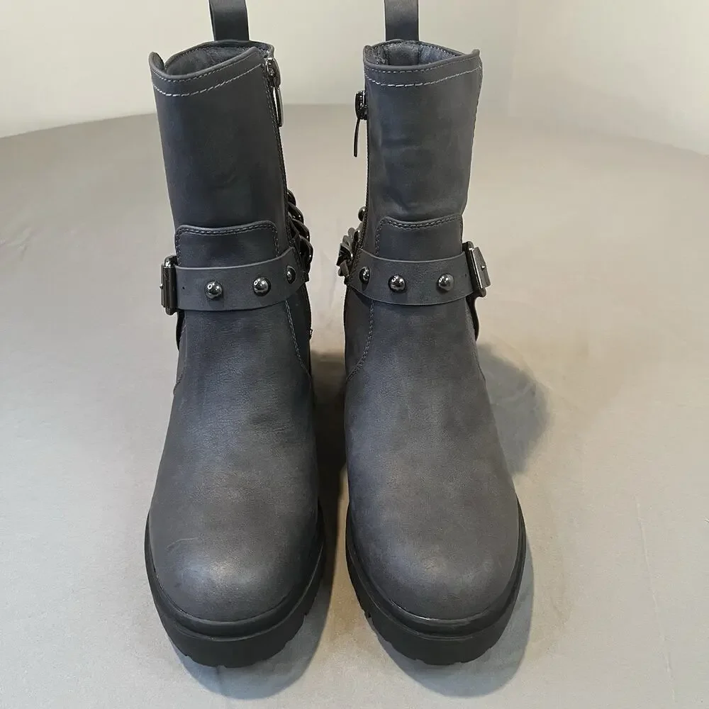 Nine West Womens Quinda Size 7.5M Gray Ankle Boots Buckle Chain Block Heel Motto